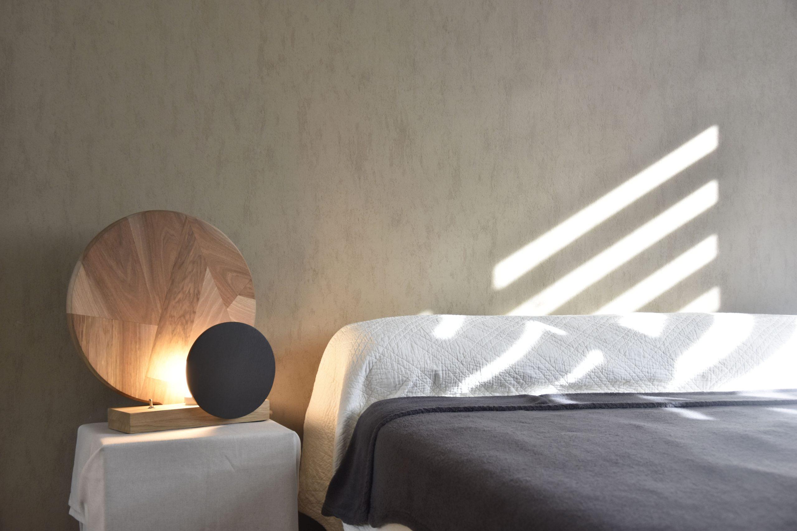 Thomas Coup la fronde - lampe bois upcycling eclipe noyer