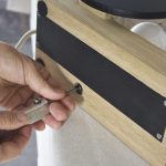 Thomas Coup la fronde - lampe bois upcycling eclipe noyer
