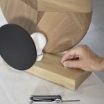 Thomas Coup la fronde - lampe bois upcycling eclipe noyer