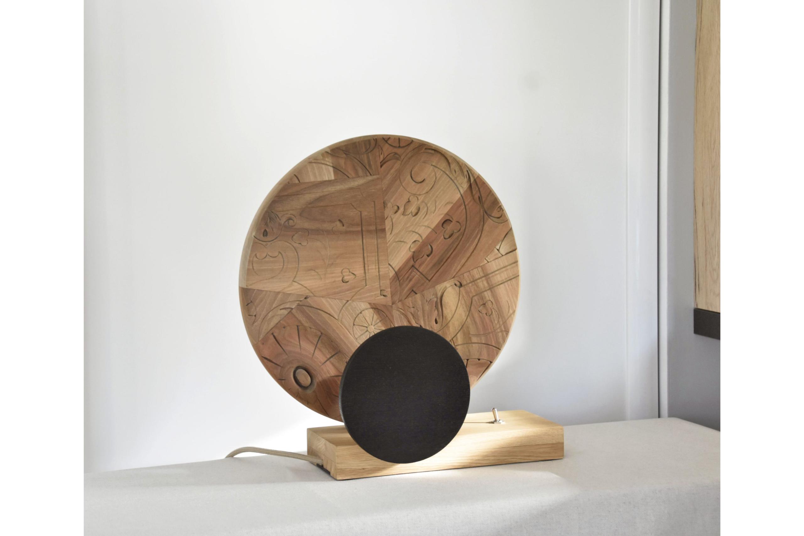 Thomas Coup la fronde - lampe bois upcycling eclipe noyer