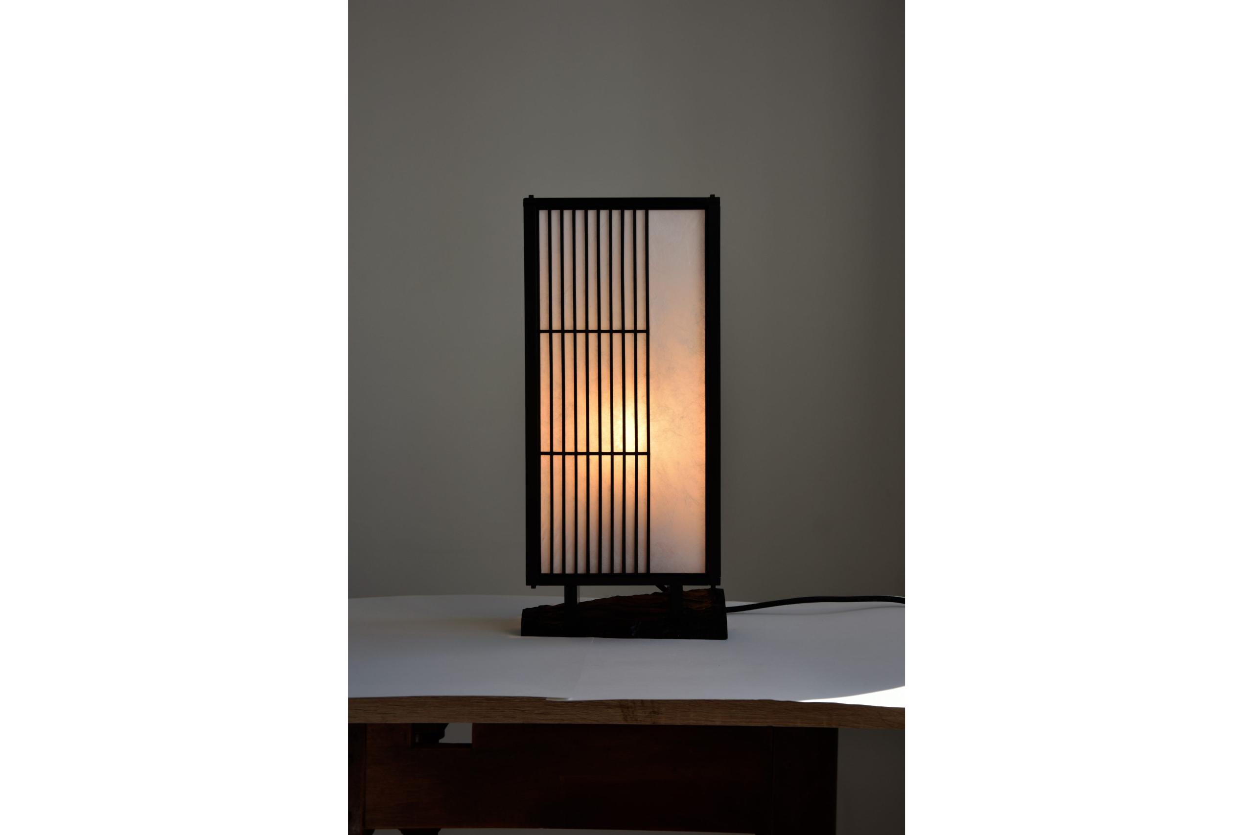 Thomas Coup la fronde - lampe japonaise bois andon ebene