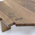 Thomas Coup la fronde - meuble bois table basse raw noyer