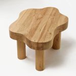 plateau de table basse massif pour un salon boho moderne