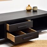 meuble de télé aux lignes moderne dans un salon minimaliste