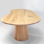 table haut de gamme en chêne massif pour une décoration unique et natrelle