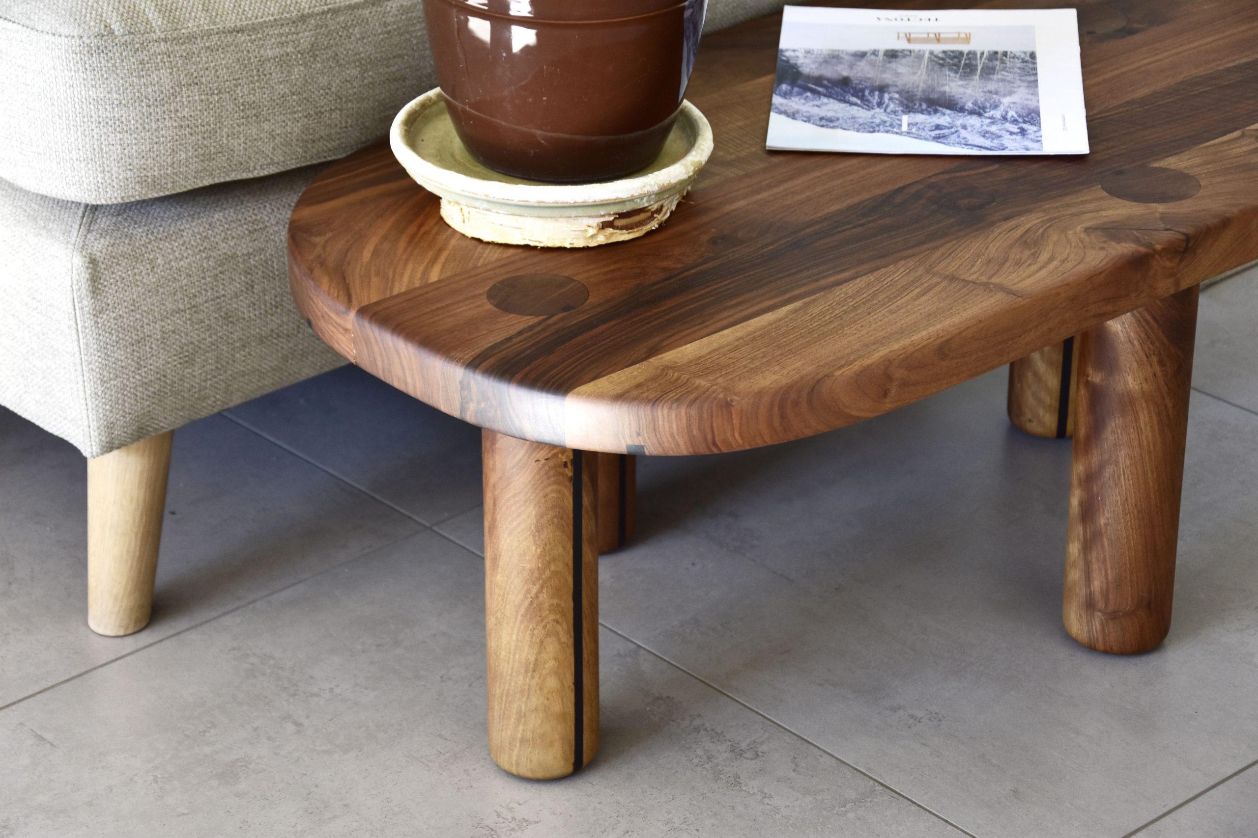 Thomas Coup la fronde - upcycling meuble table basse noyer galet